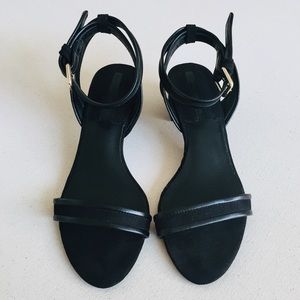 💋EUC Zara Black Ankle Strap Block Heel Sandal